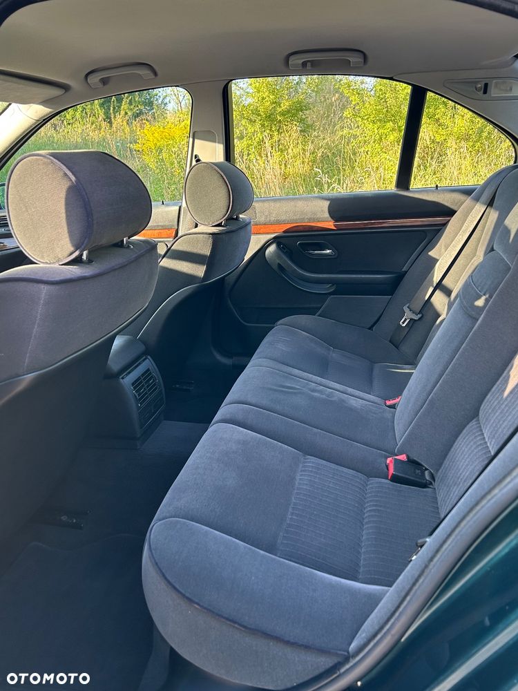 BMW Seria 5 520i - 8