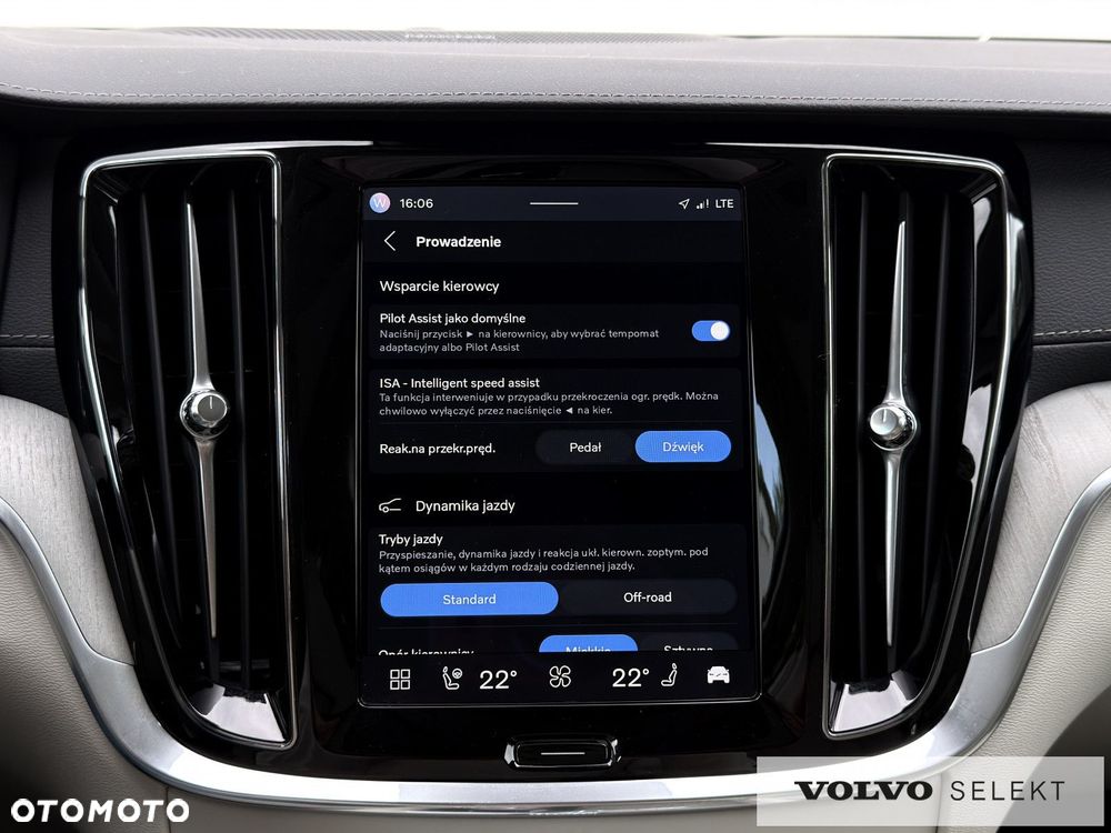Volvo V60 Cross Country - 36