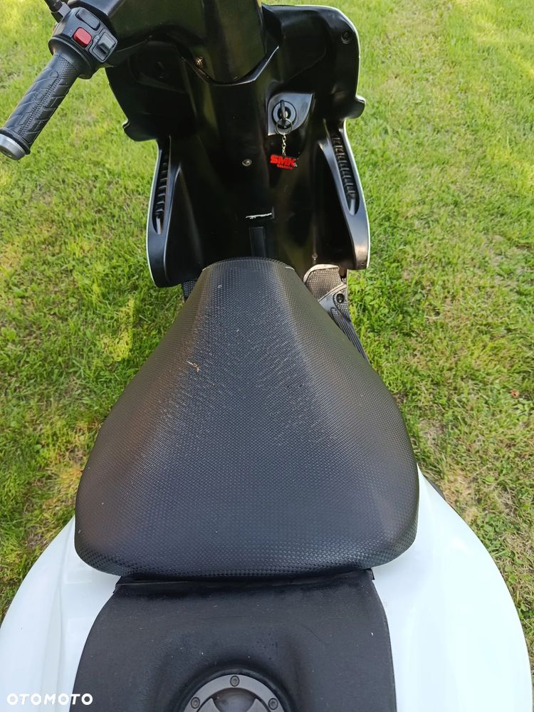Yamaha Aerox - 12