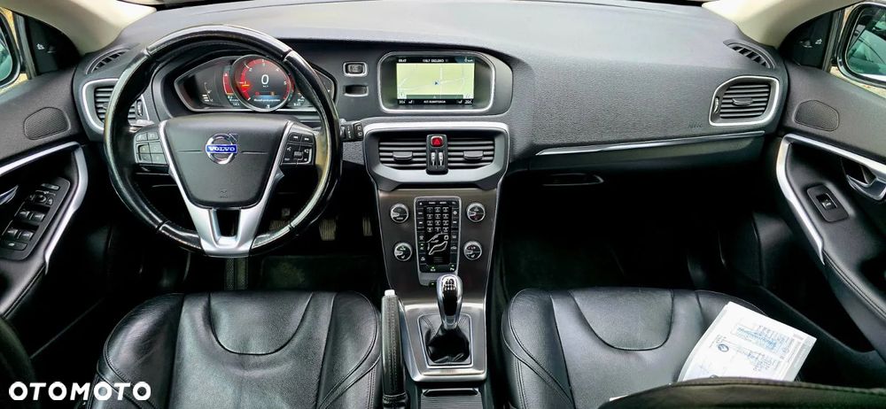 Volvo V40 D4 Summum - 19