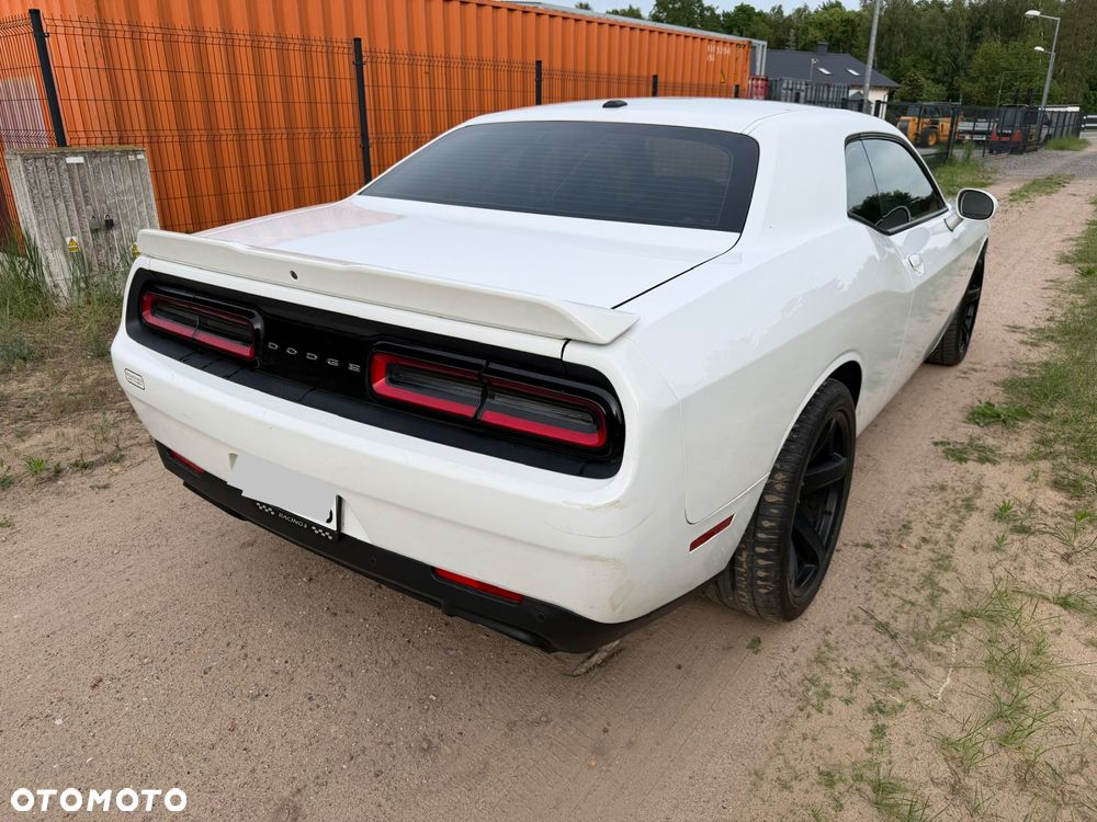 Dodge Challenger - 13