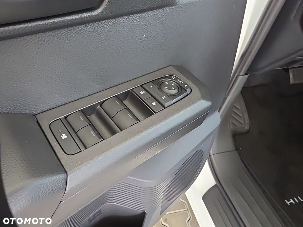 Toyota HILUX - 28