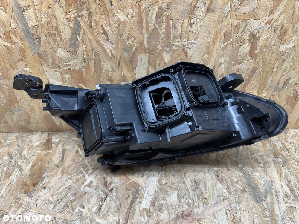 Przednia lewa lampa peugeot 308 full led - 3