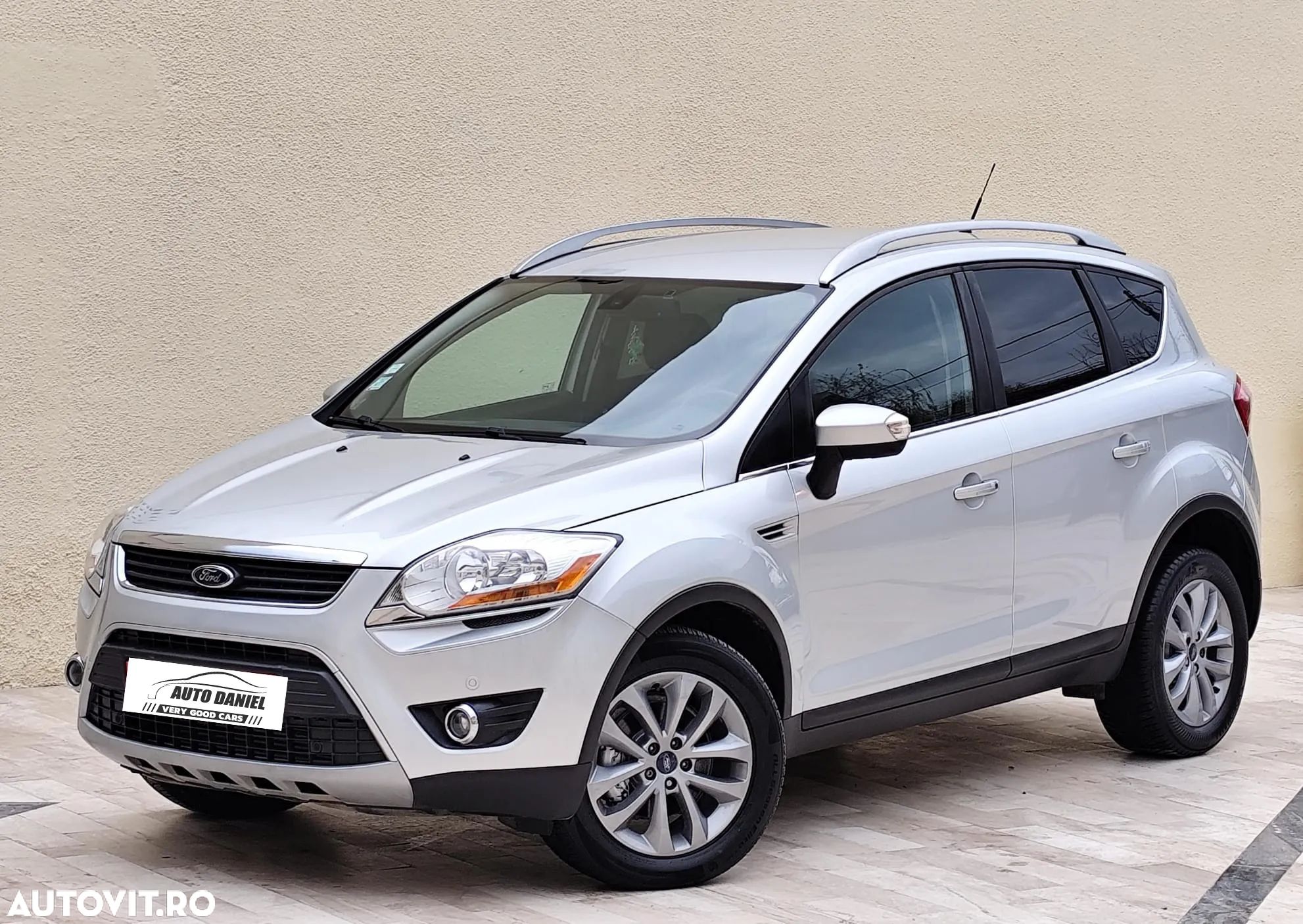 Ford Kuga - 1