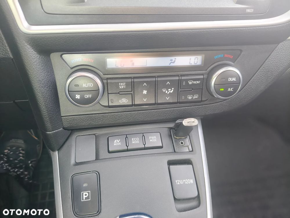Toyota Auris ver-1-8-hsd-luna - 25
