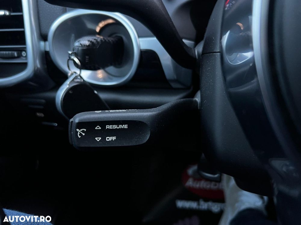 Porsche Cayenne - 21