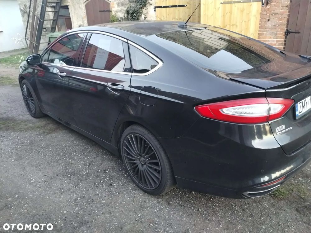Ford Fusion - 12