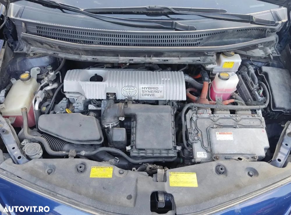 Toyota Prius+ (Hybrid) Life - 8