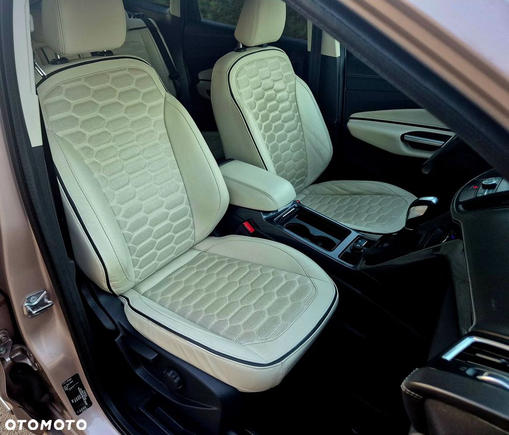 Ford Kuga 2.0 TDCi 4x4 Vignale - 25