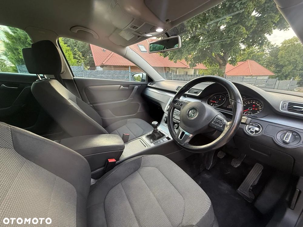 Volkswagen Passat 2.0 TDI BlueMotion Technology Exclusive - 12