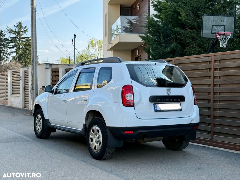 Dacia Duster 1.6 4x4 Laureate - 5