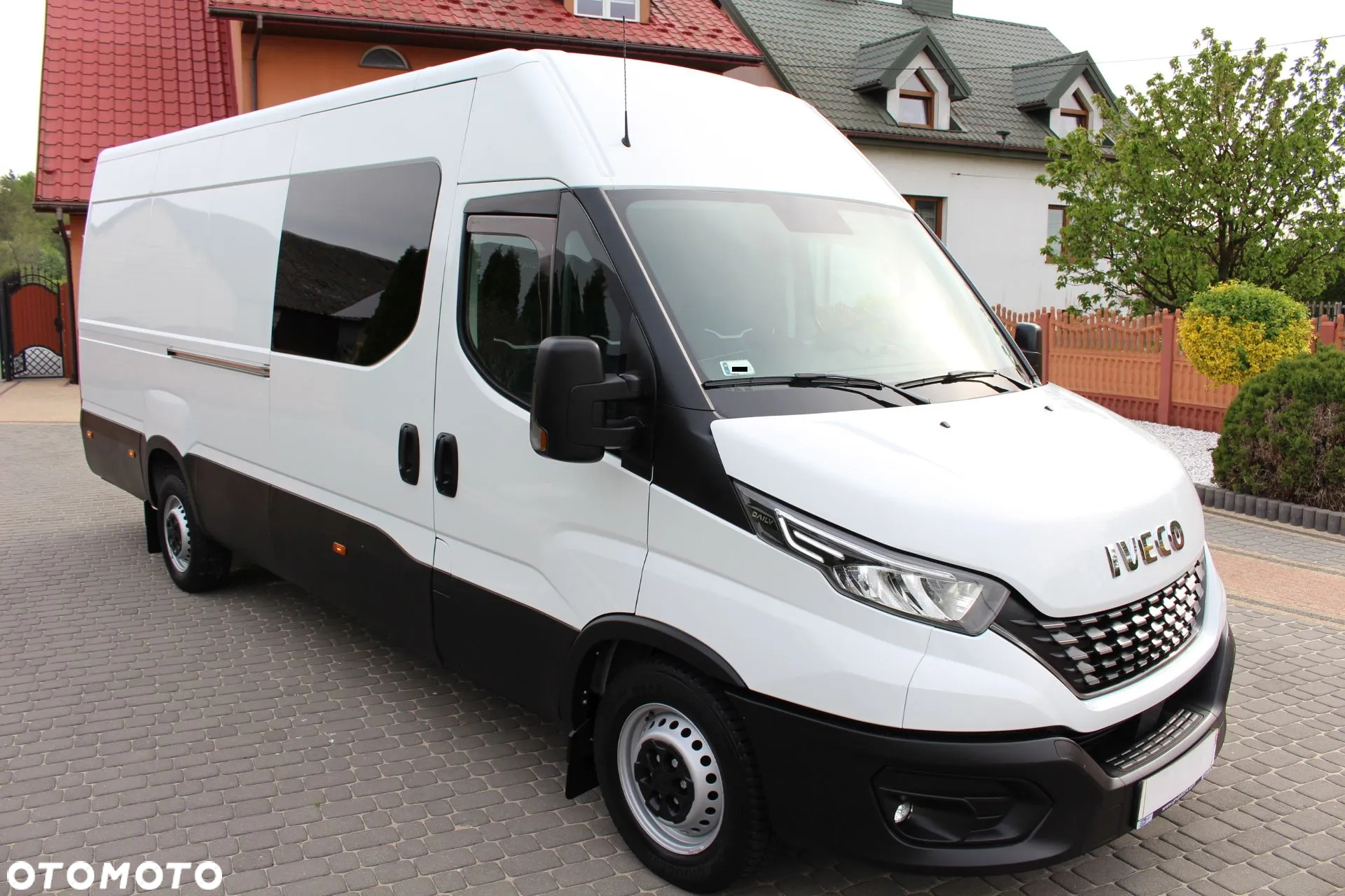 Iveco DAILY 35S18 / 3.0 180KM / AUTOMAT / POLSKI SALON / NISKI PRZEBIEG / SWIATŁA LED / DOKA / BRYGADÓWKA / JAK NOWY !!! - 12