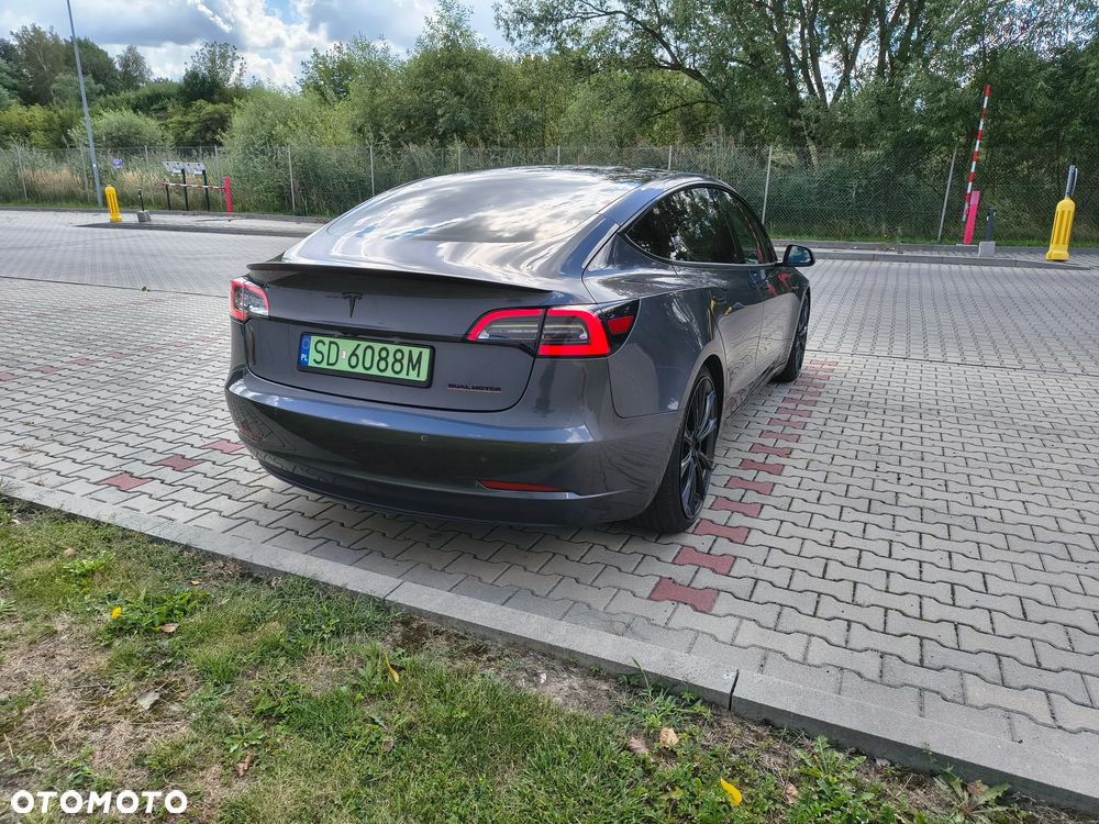 Tesla Model 3 - 5