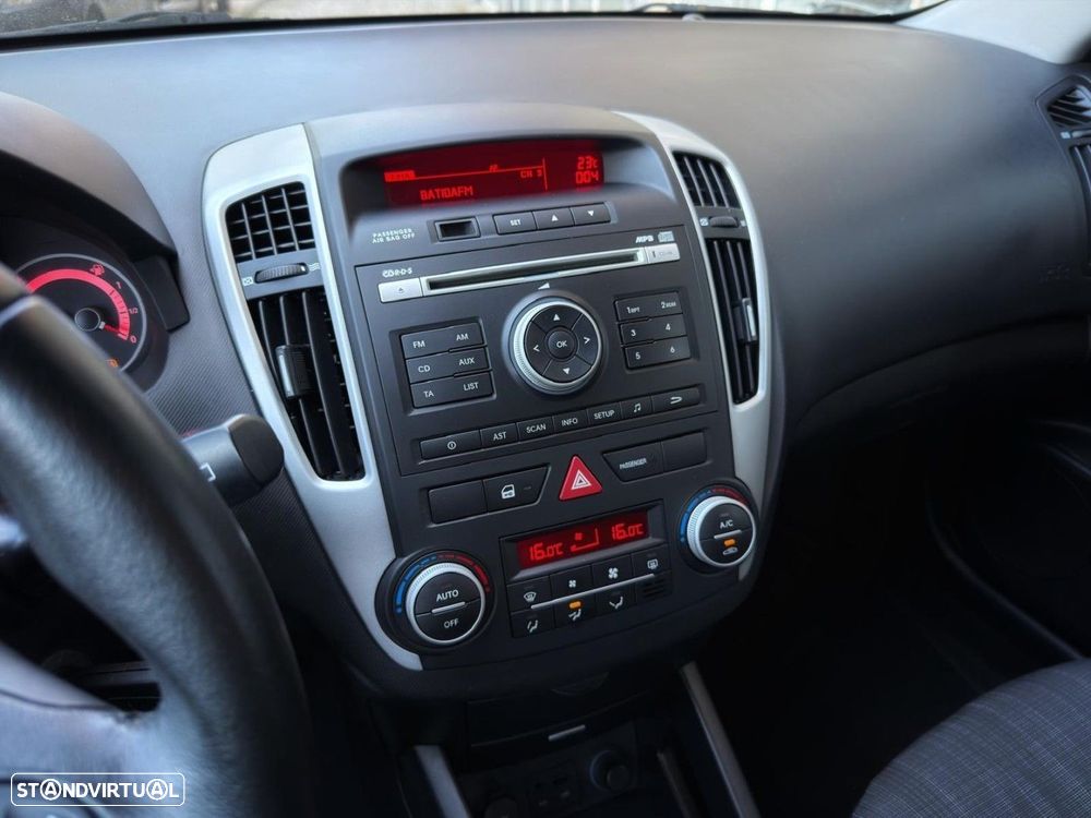 Kia Ceed S Coupé 1.4 CVVT EX ISG - 19