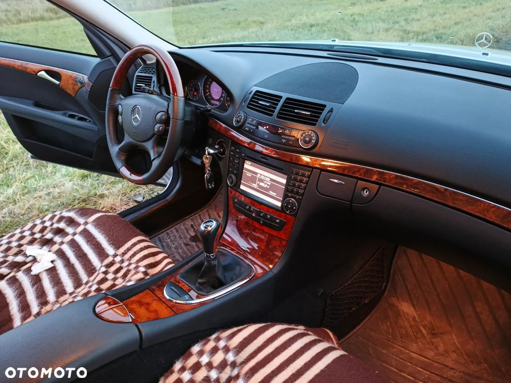 Mercedes-Benz Klasa E 220 CDI Elegance - 17