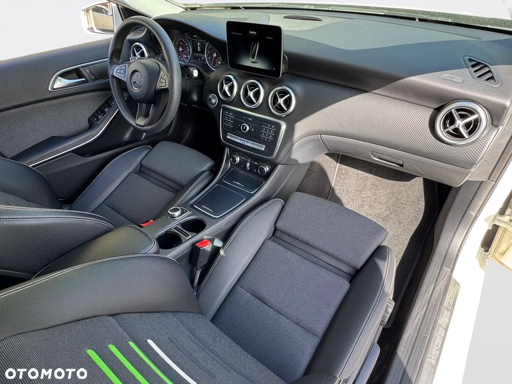 Mercedes-Benz Klasa A 160 7G-DCT Style - 13