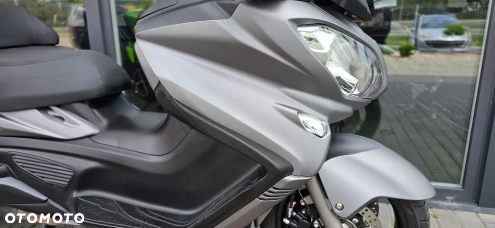 Suzuki Burgman - 10