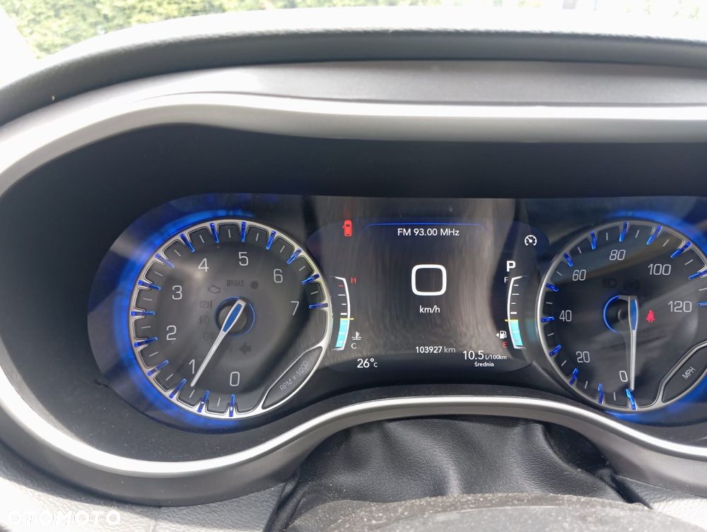 Chrysler Pacifica - 8