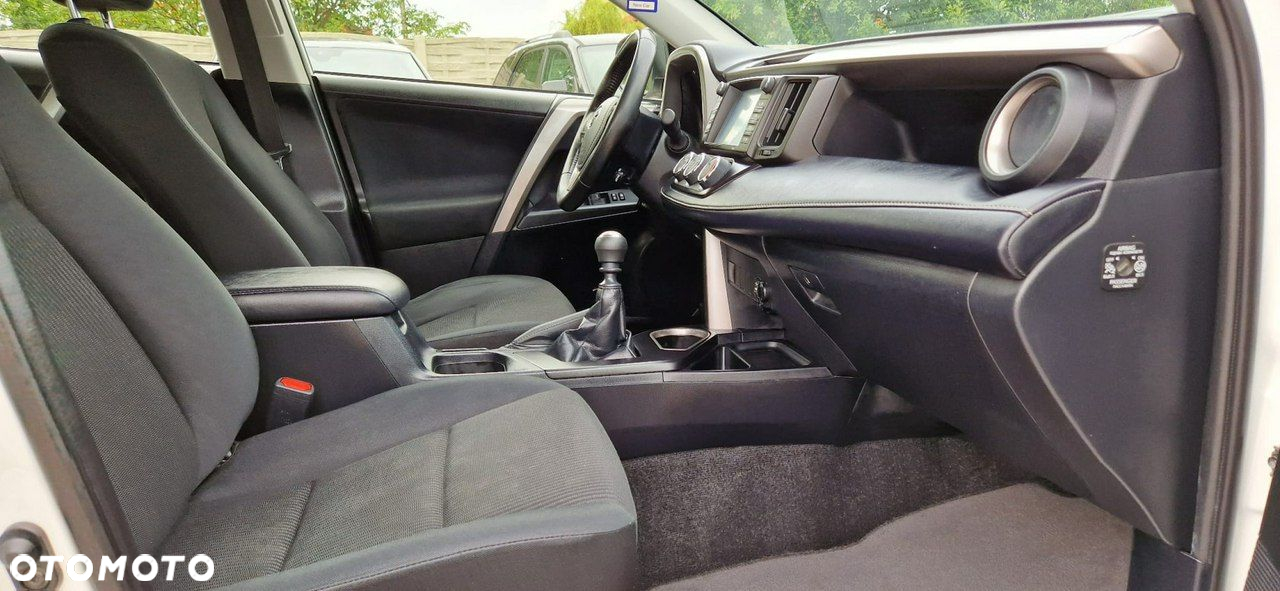 Toyota RAV4 - 24