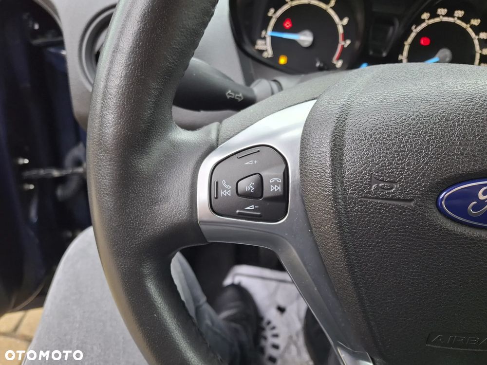 Ford Tourneo Courier 1.0 EcoBoost Ambiente - 22