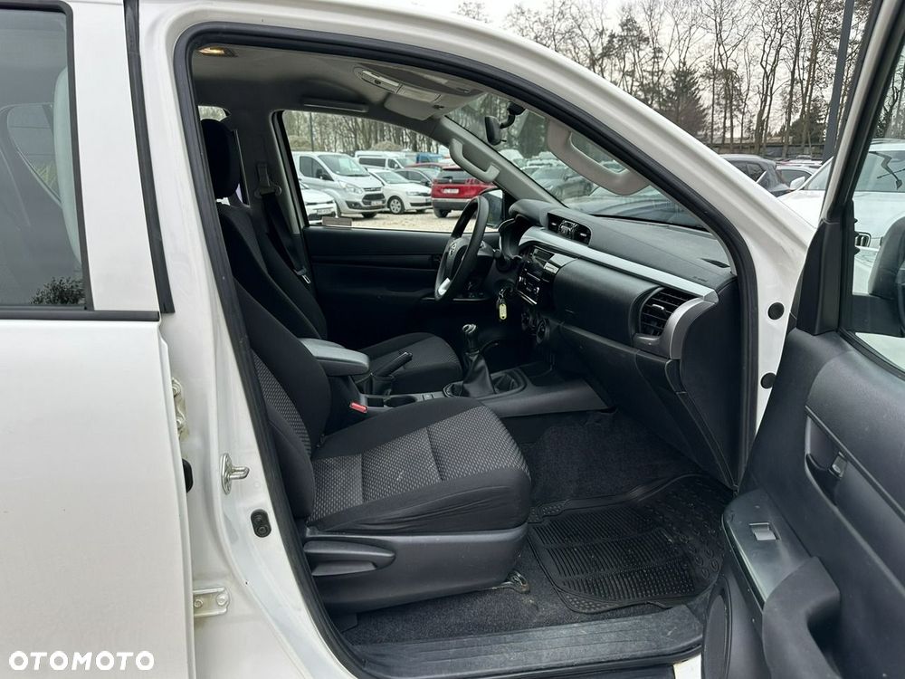 Toyota Hilux 2.4 D-4D Double Cab DLX 4x4 - 15