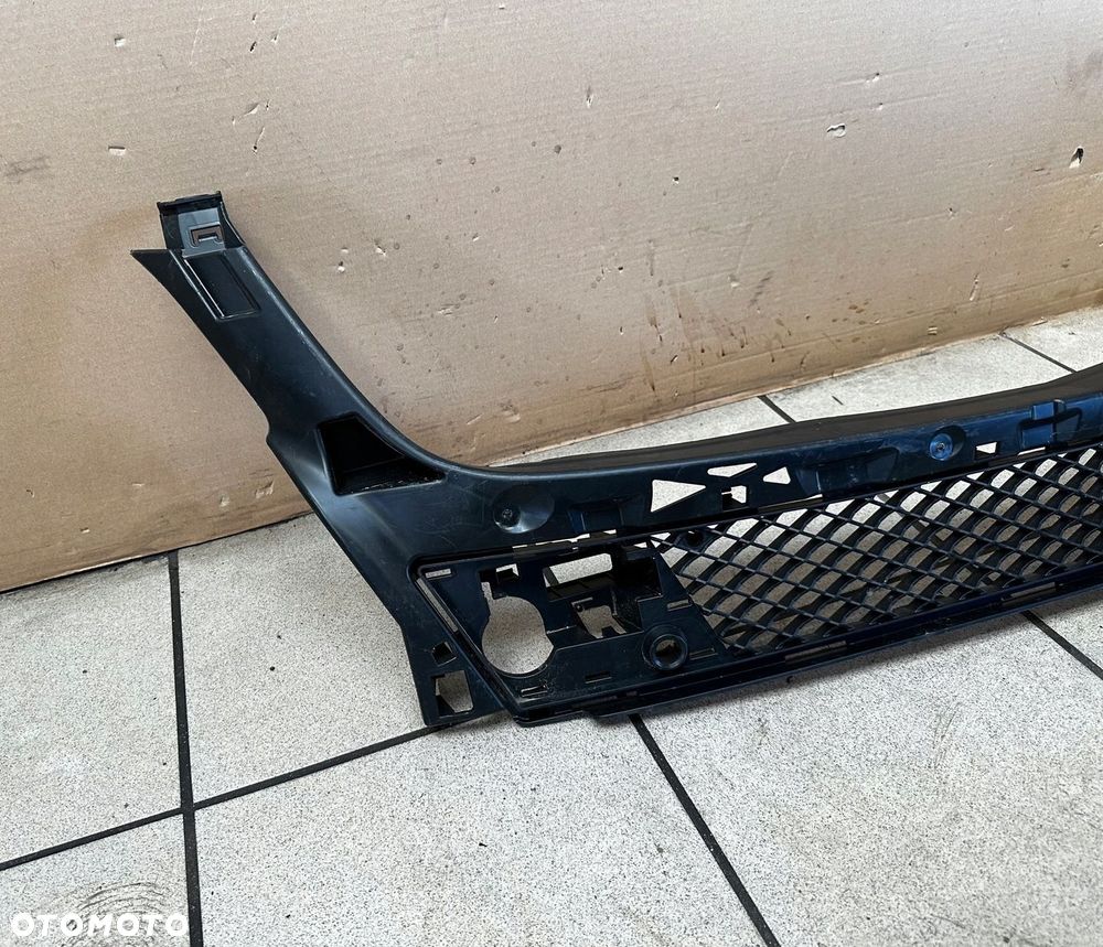 MERCEDES ML W166 A166 11-15R KRATKA ŚRODKOWA ZDERZAKA PRZÓD A1668850065 - 2