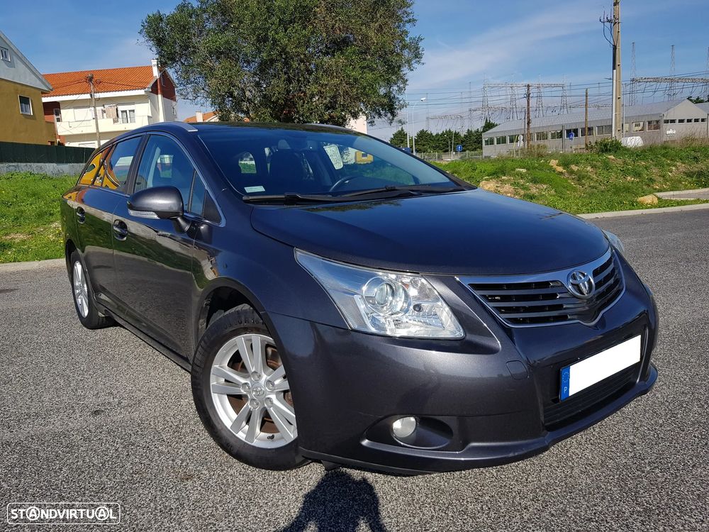 Toyota Avensis SW 2.0 D-4D Exclusive - 4