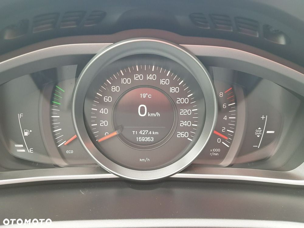 Volvo V40 T2 Momentum - 21