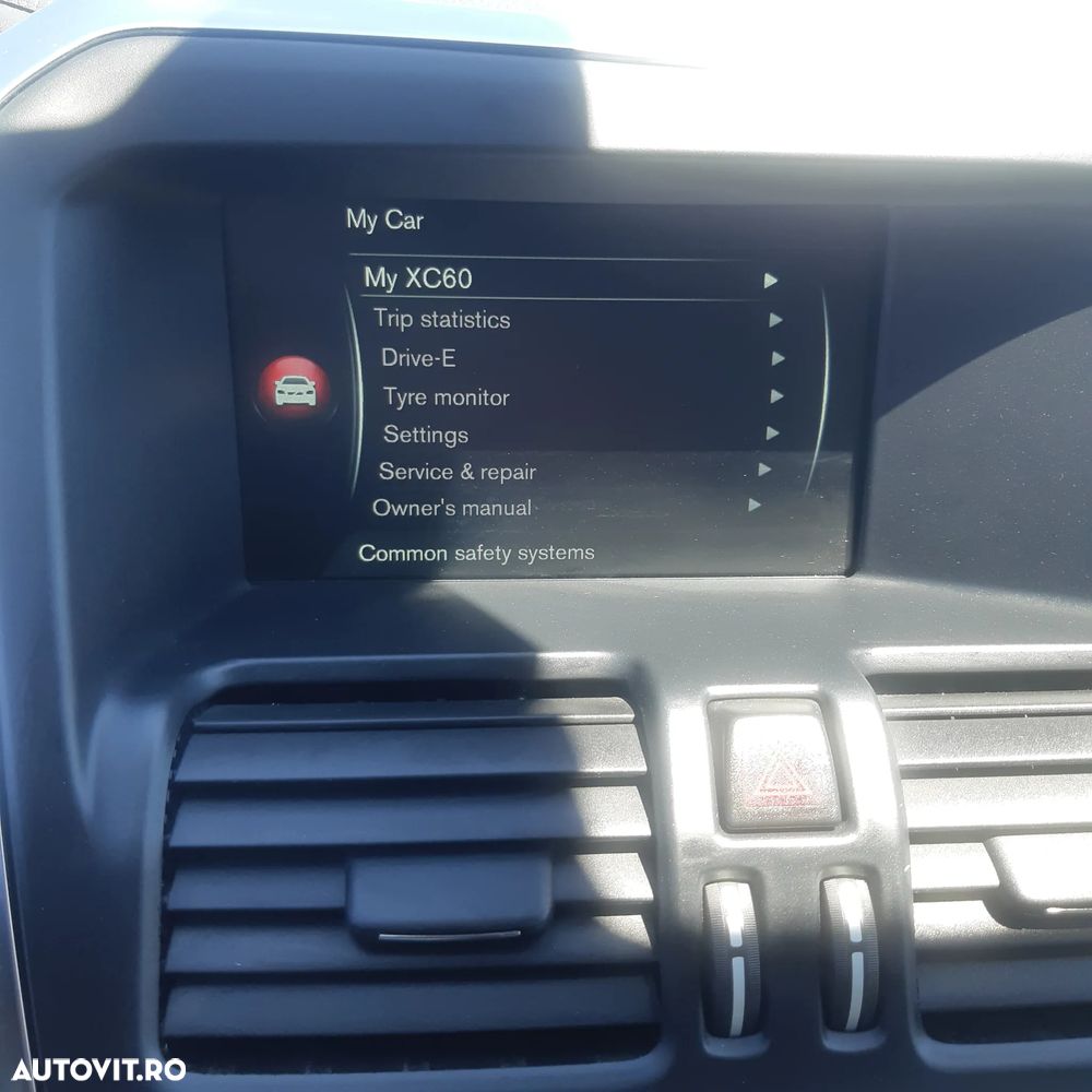 Volvo XC 60 D5 AWD Geartronic Ocean Race - 12