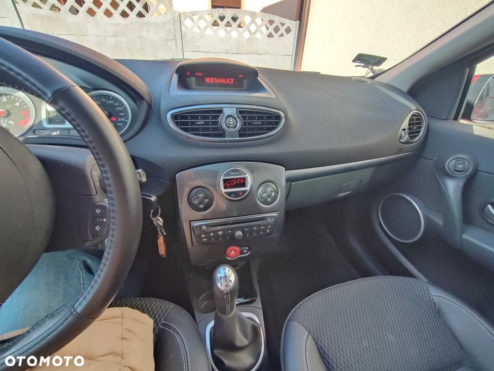 Renault Clio - 6