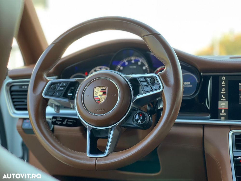 Porsche Panamera 4S Executive - 22