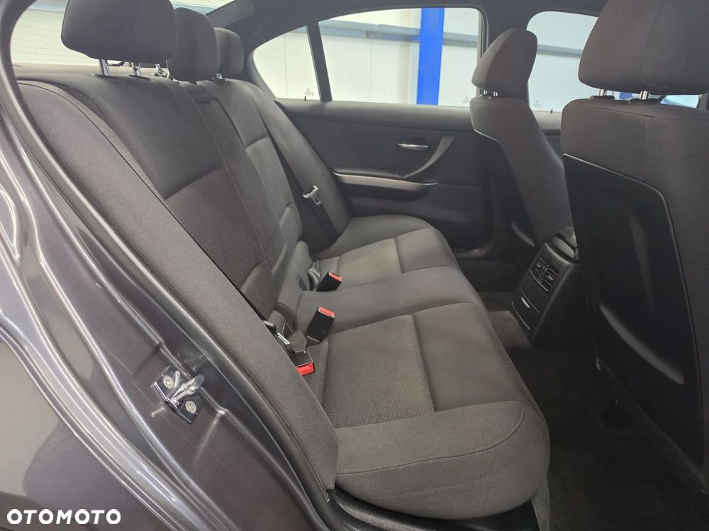 BMW Seria 3 318i Edition Lifestyle - 24