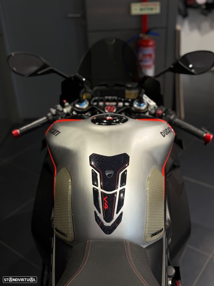 Ducati Panigale V4 S - 11