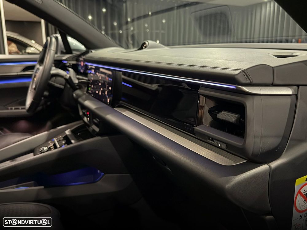 Porsche Macan Electric 4 - 43