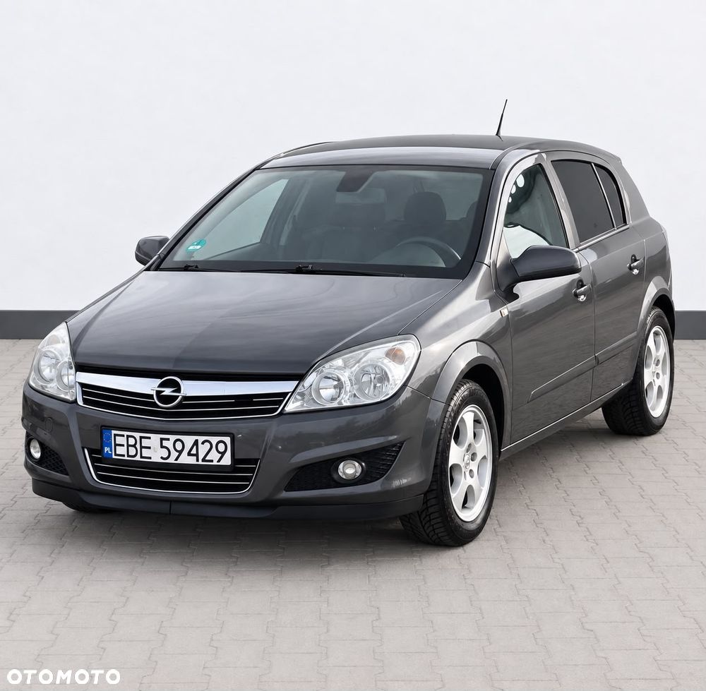 Opel Astra 2009 photo 2