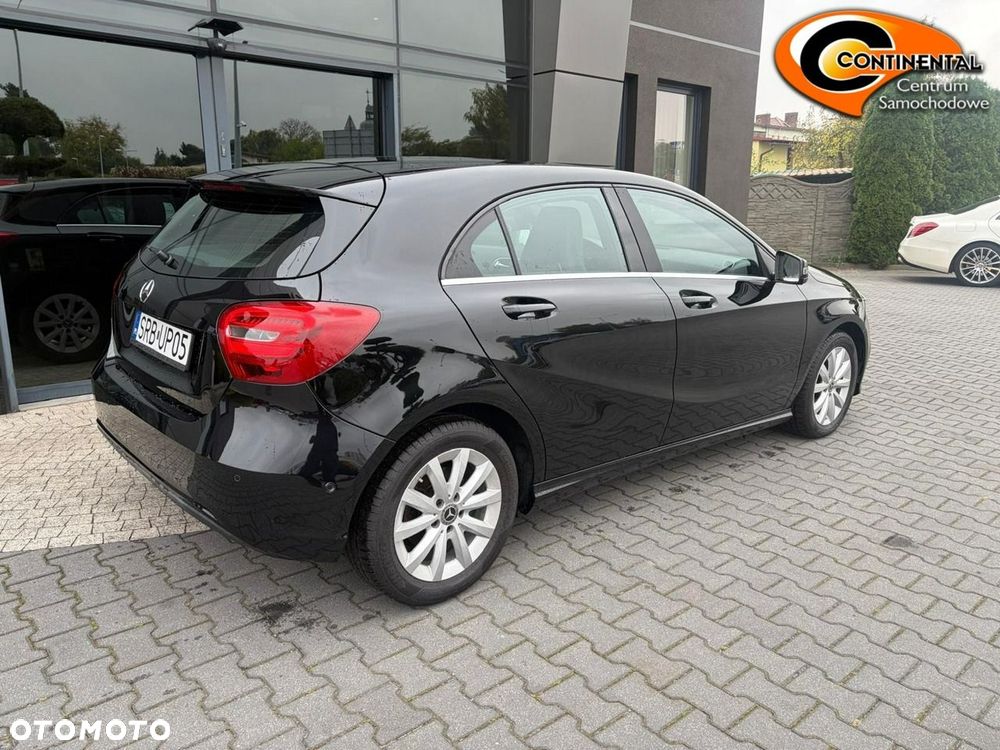 Mercedes-Benz A 180 2016 photo 3
