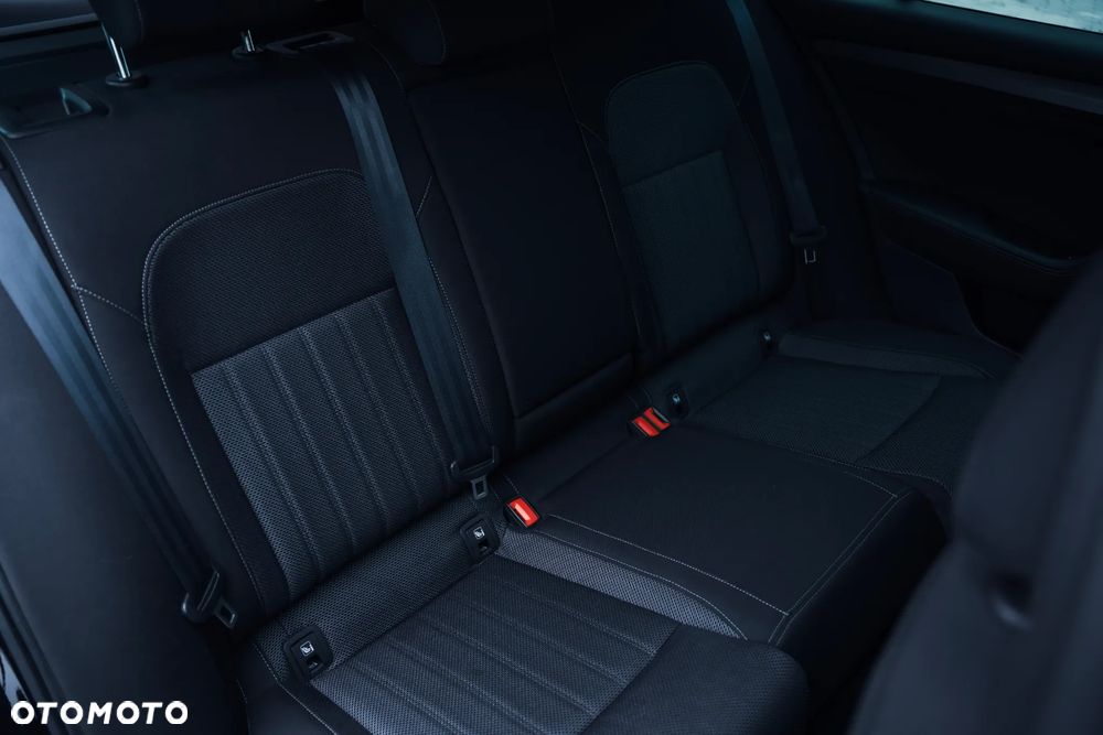 Skoda Superb Combi 2.0 TDI DSG Premium Edition - 23