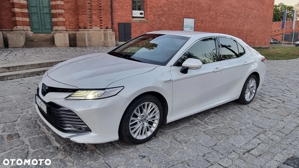 Toyota Camry 2.5 Hybrid Executive CVT - 2