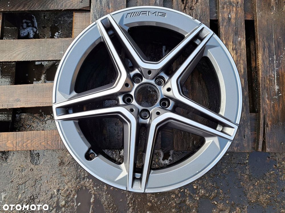 Oryg. Mercedes GLA 247 A247 A2474011500 19 AMG 7.5j GLB 4870