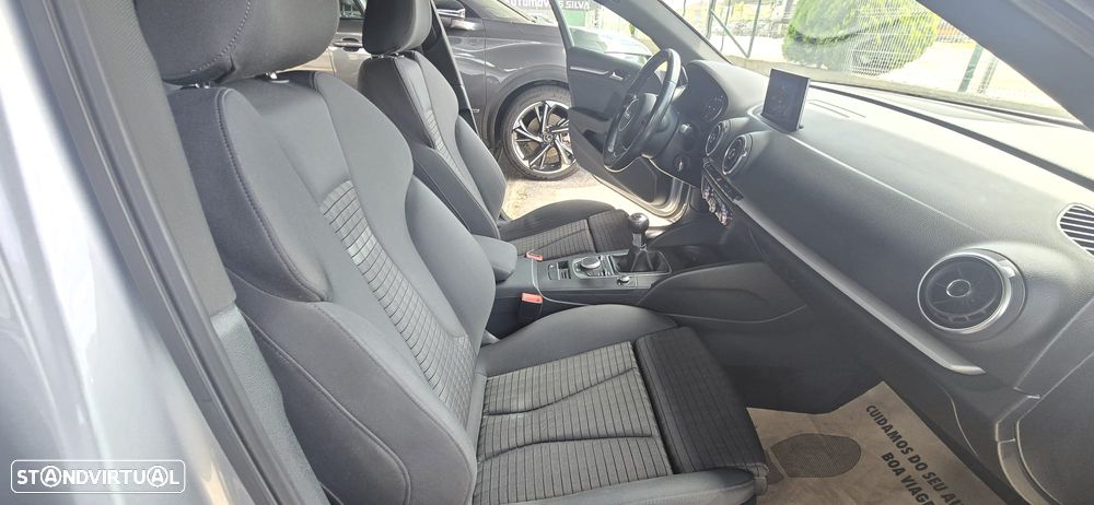 Audi A3 Sportback 1.6 TDI S-line - 23