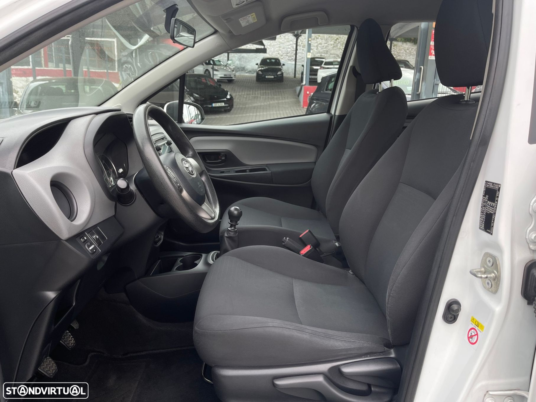 Toyota Yaris 1.4 D-4D ACtive+AC - 23
