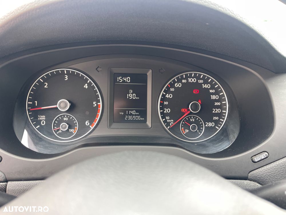 Volkswagen Jetta 1.6 TDI Blue Motion Technology Life - 35