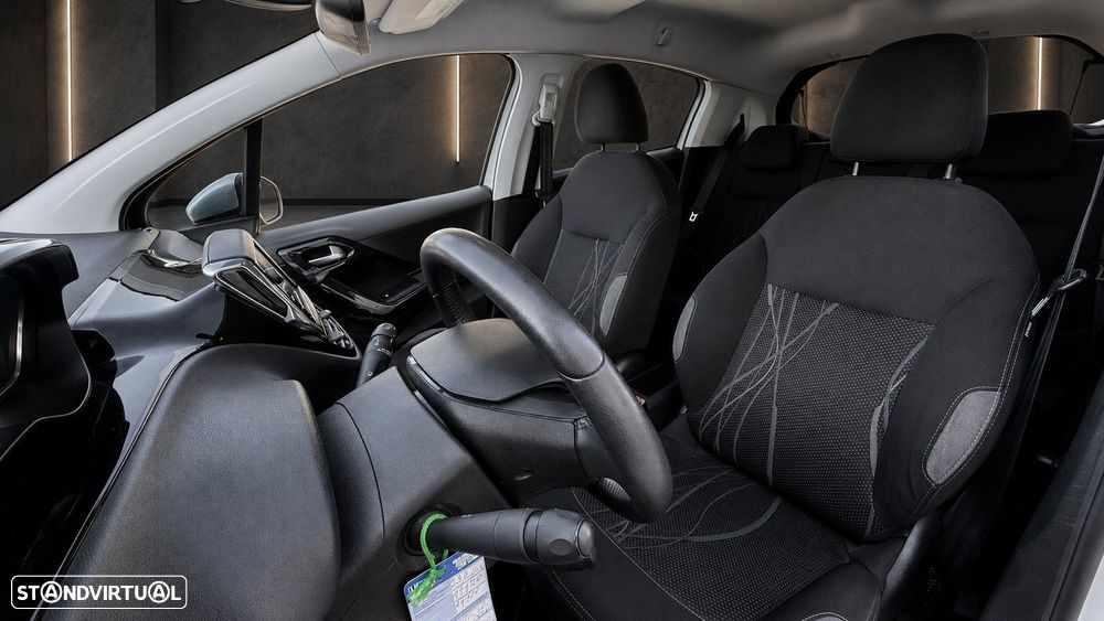 Peugeot 208 1.2 PureTech Active - 11
