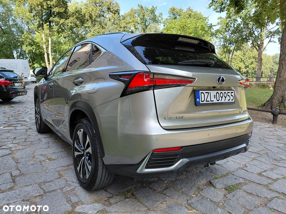 Lexus NX 300h Prestige AWD - 3