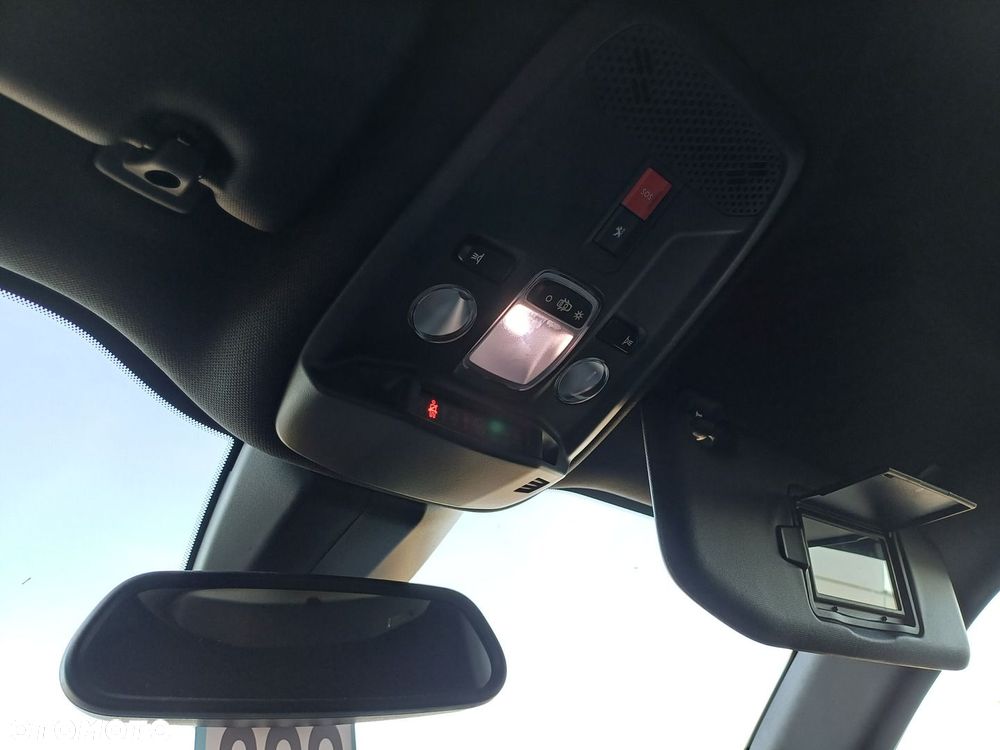 Peugeot 2008 e-2008 Allure Pack - 27