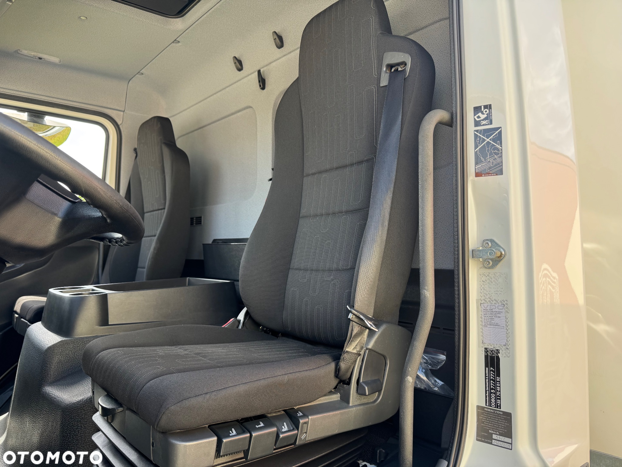 Mercedes-Benz ATEGO 1318 Kontener 7.50/ WINDA / Przebieg 170 tyś km - 26
