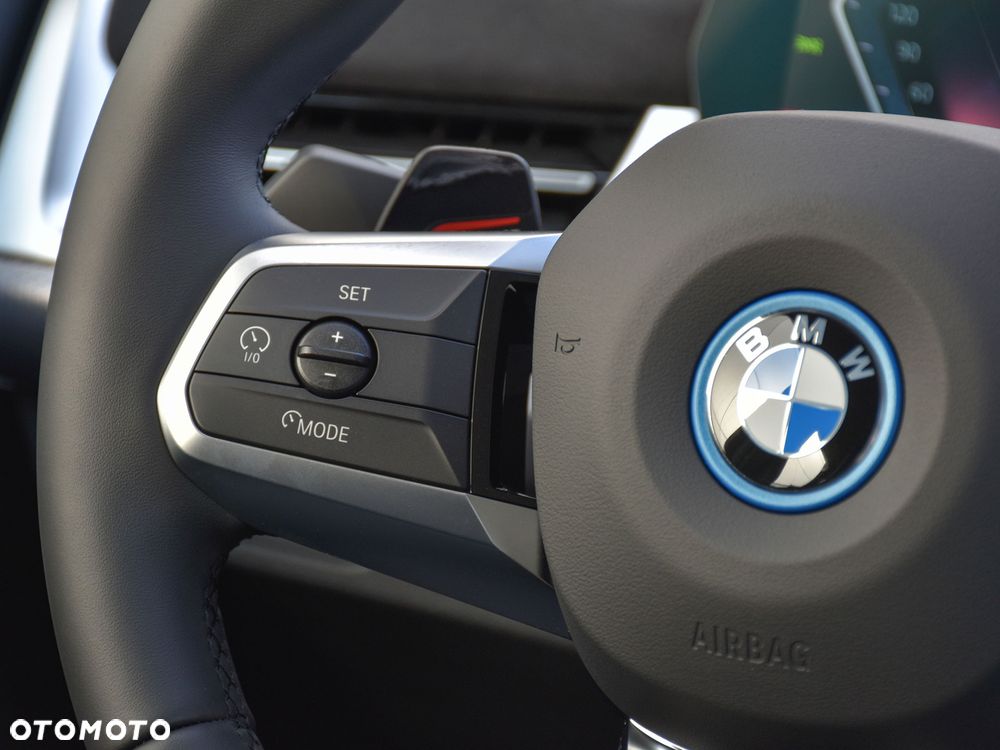 BMW iX1 xDrive30 - 32