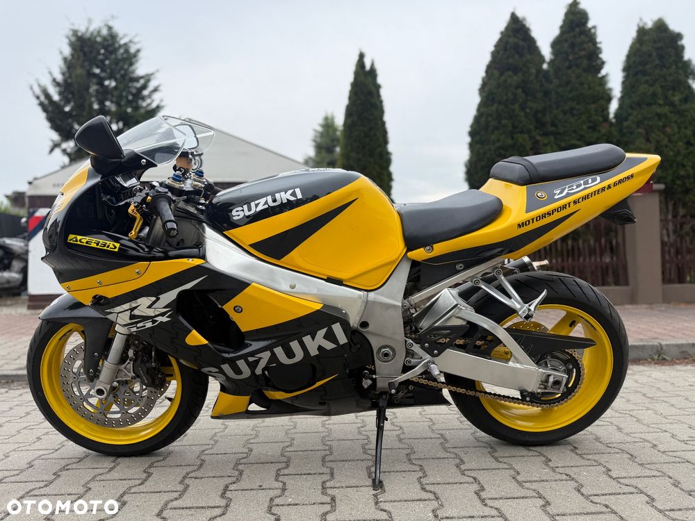 Suzuki GSX-R - 16
