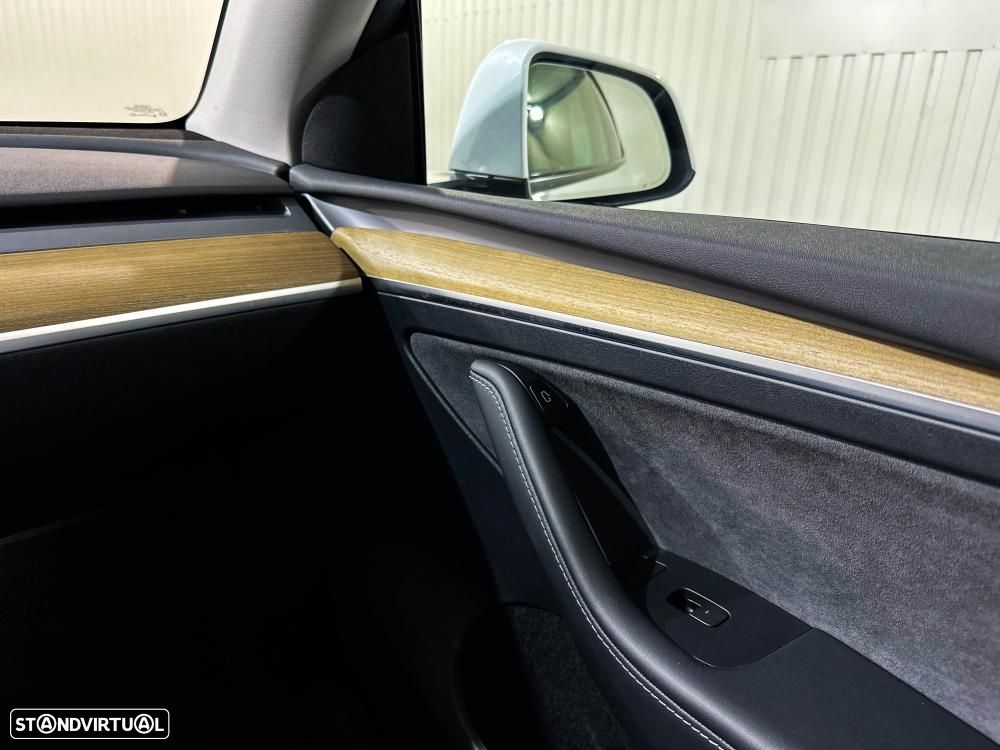 Tesla Model Y Standard - 33