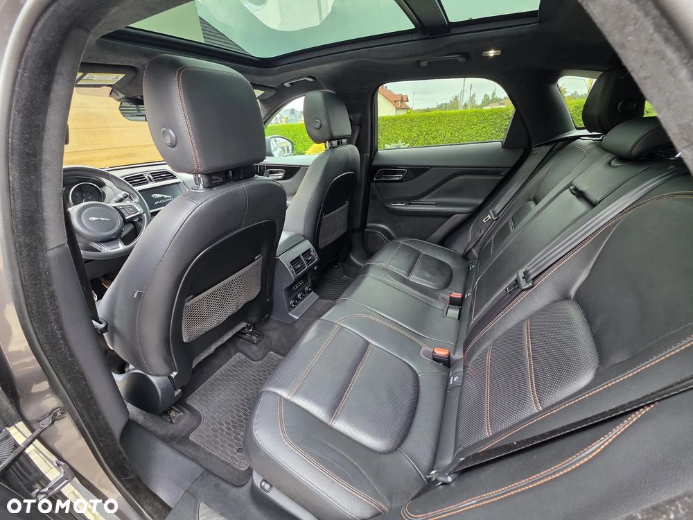 Jaguar F-Pace 25t AWD Prestige - 6